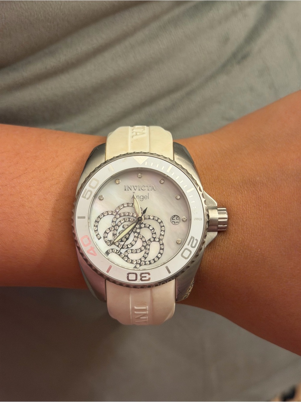 Invicta Angel Model 0486 Women’s Watch MOP Crystal Dial Needs battery